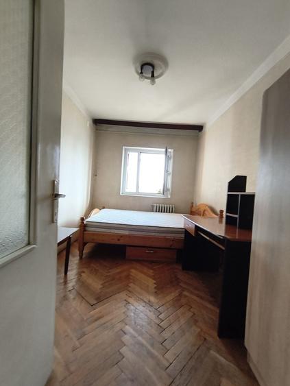 Apartament cu 3 camere decomandat în Păcurari