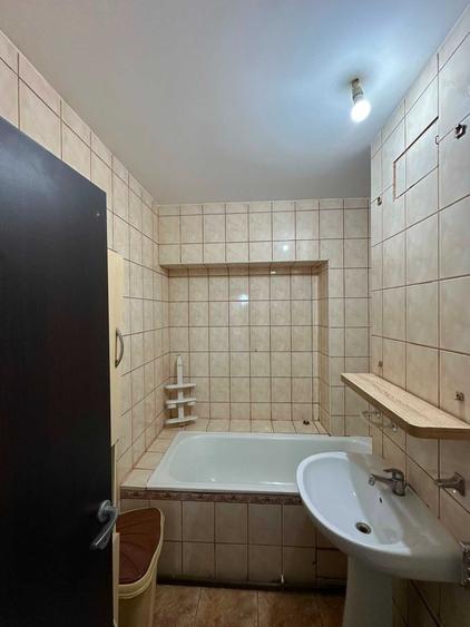 Apartament cu 3 camere decomandat în Păcurari