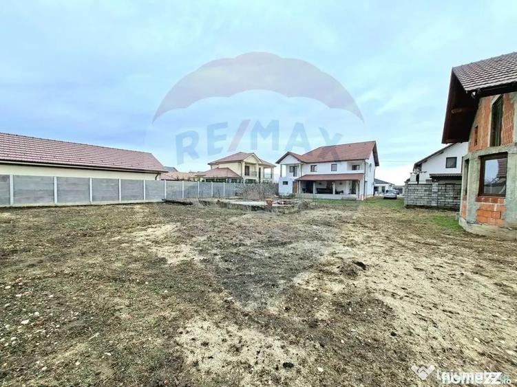 Casă cu 5 camere cu Teren 983 Mp în Vladimirescu