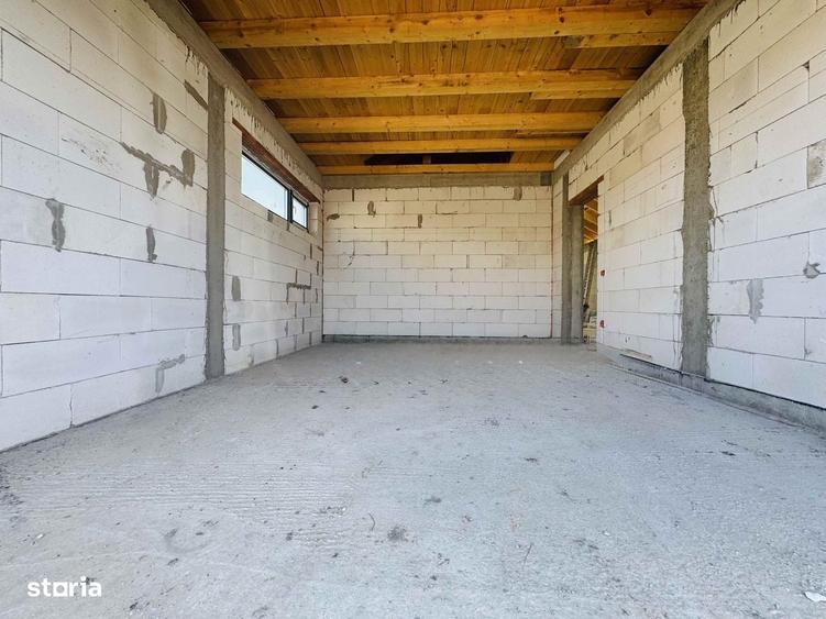 Casă cu 4 camere cu Teren 720 Mp în Santăul Mic