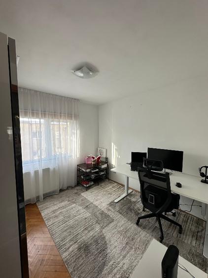 Apartament cu 3 camere decomandat în Mărăști