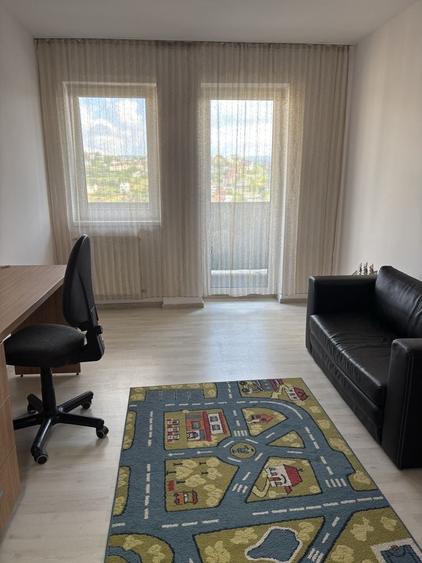 Apartament cu 3 camere decomandat în Dâmbul Rotund
