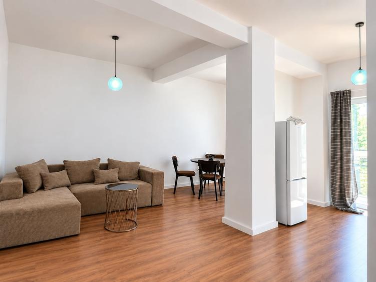 Apartament cu 2 camere semidecomandat, mobilat în Dâmbul Rotund