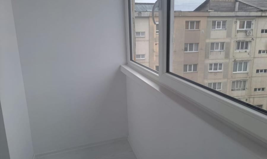 Apartament cu 2 camere semidecomandat, mobilat în Hotvon