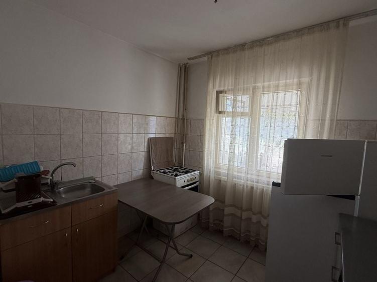 Apartament cu 2 camere decomandat în 1 Mai