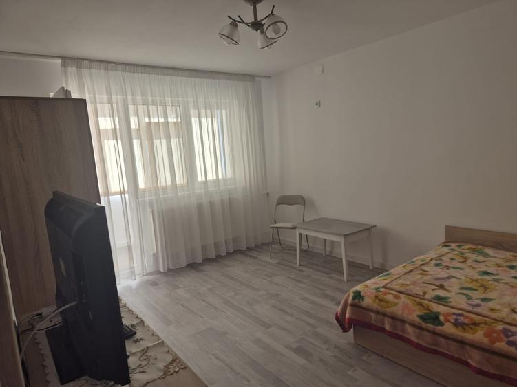 Garsonieră decomandată în Central