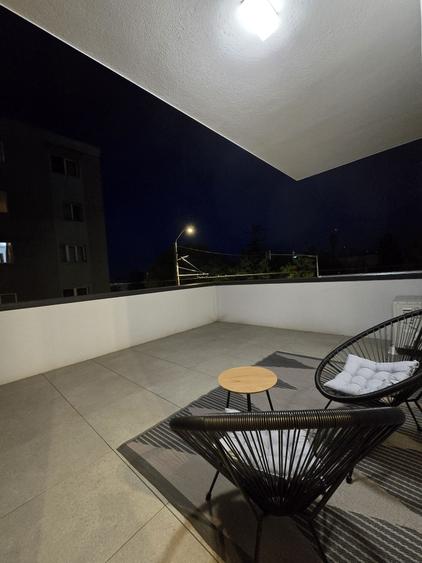 Apartament cu 2 camere decomandat în Gară