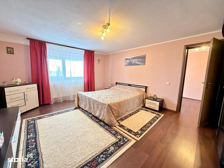 Casă cu 4 camere cu Teren 1000 Mp în Săucești