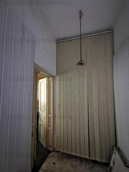 Casă cu 6 camere cu Teren 250 Mp în Apollo