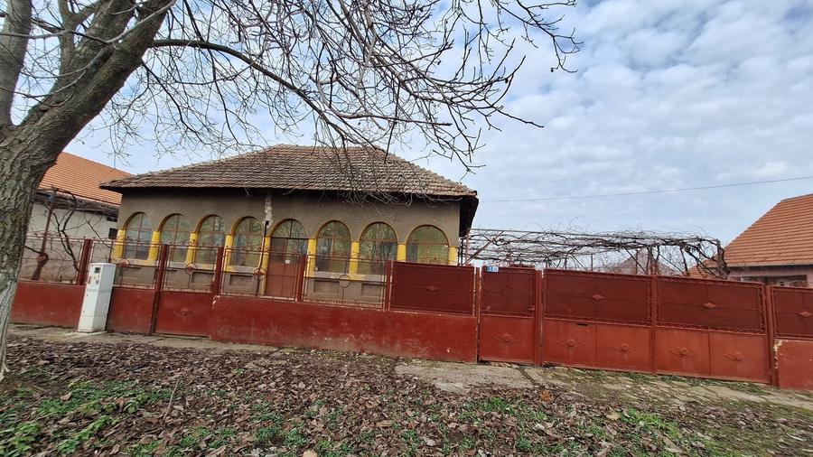 Casă individuală cu 3 camere cu Teren 1000 Mp în Teremia Mare