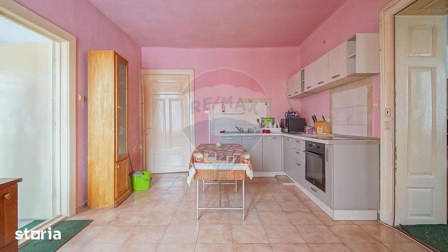 Casă cu 5 camere cu Teren 5417 Mp în Prejmer