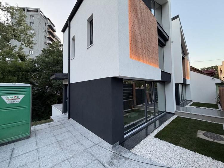 Casă cu 4 camere în Dosu Bricii