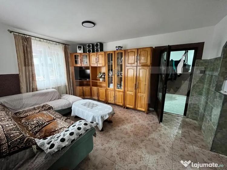 Casă cu 4 camere cu Teren 1400 Mp în Central