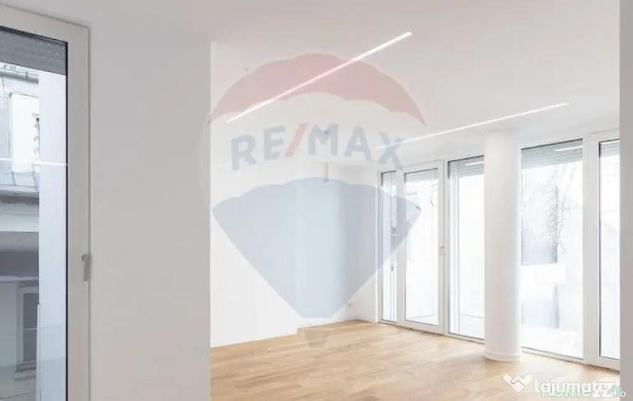 Apartament cu 3 camere decomandat în Națiunile Unite