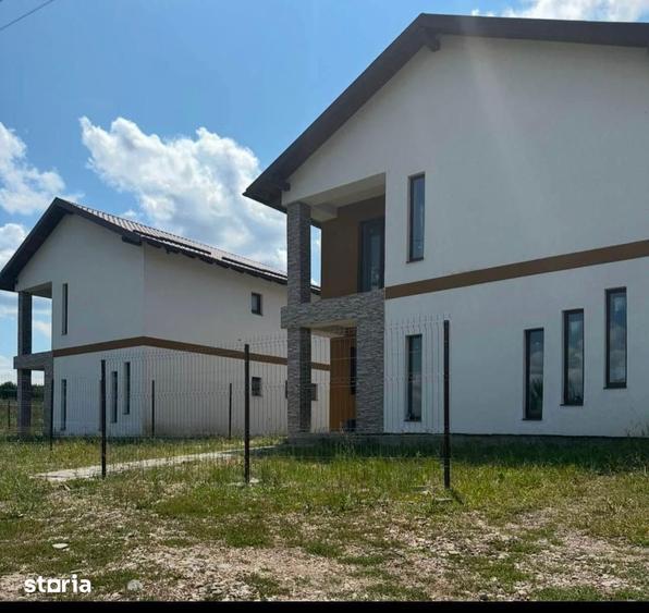 Casă cu 4 camere cu Teren 300 Mp în Apahida