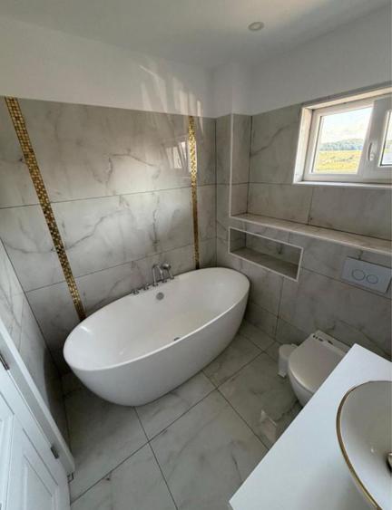 Apartament cu 3 camere decomandat în Baciu