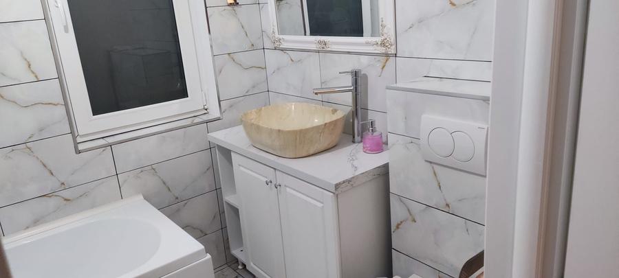 Apartament cu 2 camere semidecomandat în Florești