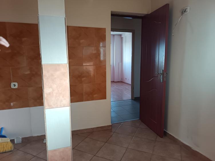Apartament cu 3 camere decomandat în Pantelimon