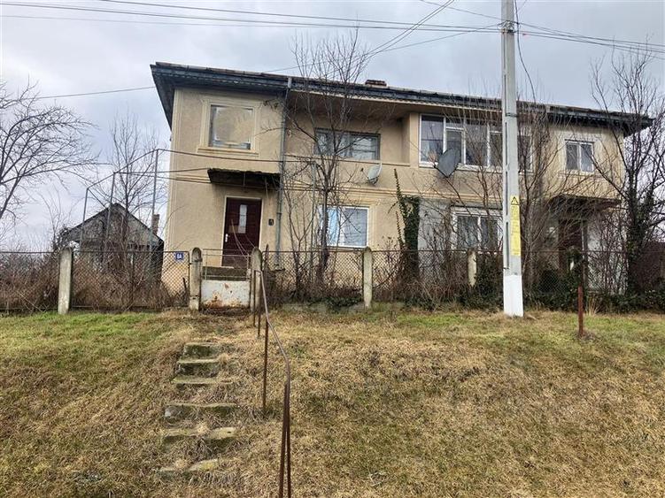 Casă cu 5 camere cu Teren 931 Mp în Movileni