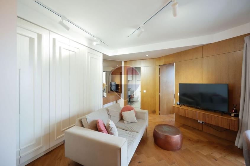 Apartament cu 2 camere decomandat, mobilat în Ultracentral
