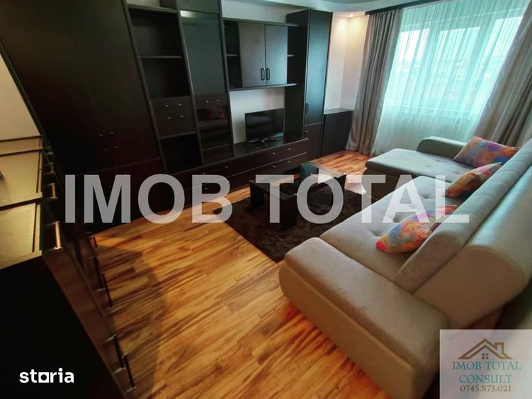 Apartament cu 3 camere, mobilat în Craiovei