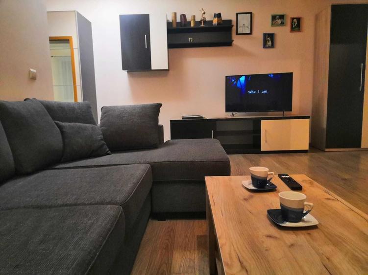 Apartament cu 3 camere decomandat în Central