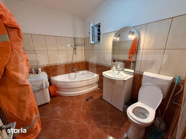 Casă cu 3 camere cu Teren 2800 Mp în Central