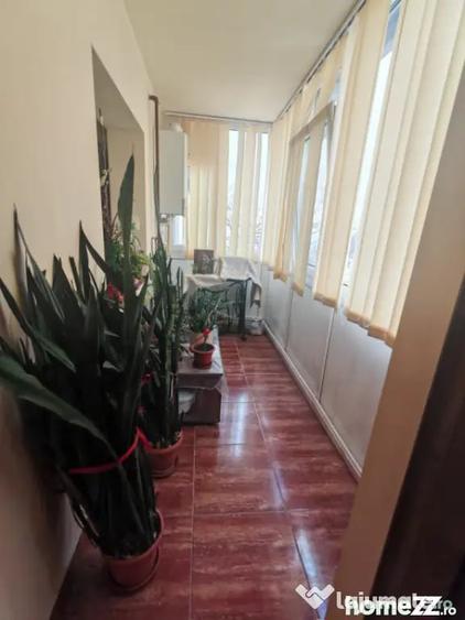 Apartament cu 3 camere decomandat în Casa de Cultură