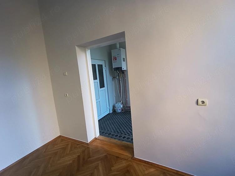 Spațiu comercial, de 22 mp, în P-ța Unirii