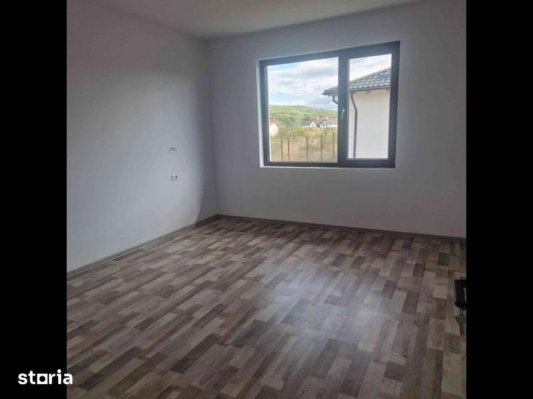 Casă cu 4 camere cu Teren 500 Mp în Central