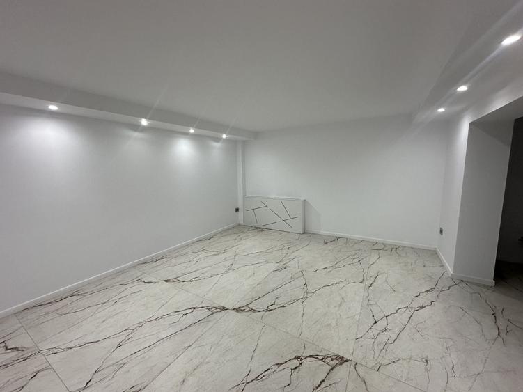 Casă individuală cu 10 camere cu Canalizare în Pipera
