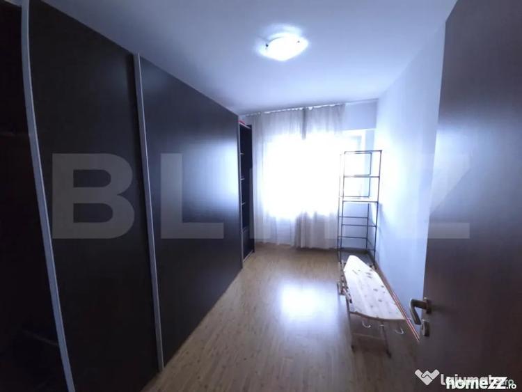 Apartament cu 3 camere decomandat în Est
