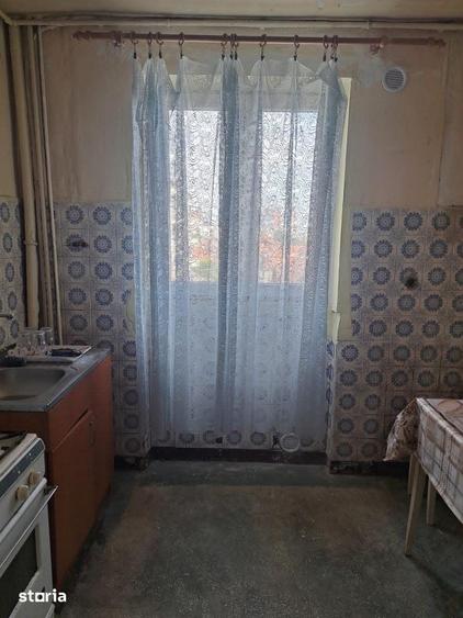 Apartament cu 2 camere semidecomandat în Micro 17