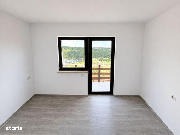 Casă cu 4 camere în Valea Lupului