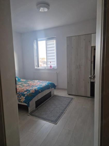 Apartament cu 2 camere decomandat în Tractorul