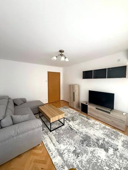 Apartament cu 2 camere decomandat, mobilat în Titan