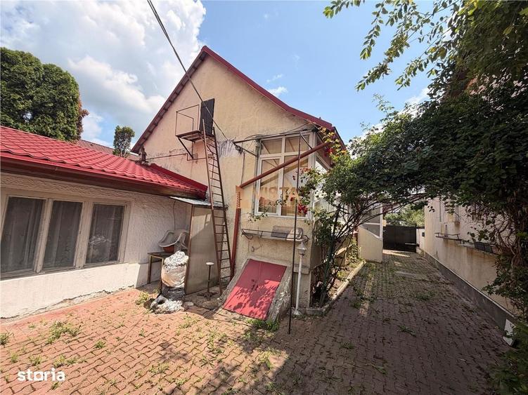 Casă cu 4 camere în Aurel Vlaicu