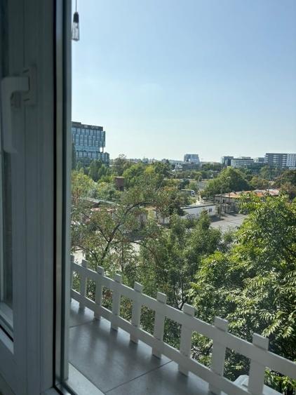 Apartament cu 4 camere semidecomandat, mobilat în Cotroceni