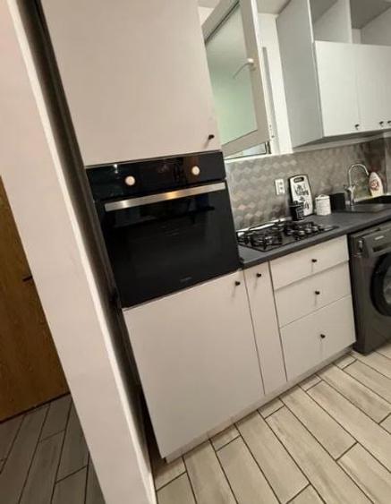 Apartament cu 2 camere decomandat, mobilat în P-ța Victoriei