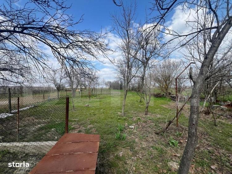 Casă cu 4 camere cu Teren 2000 Mp în Rovine