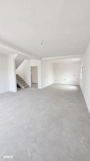 Casă cu 5 camere cu Teren 285 Mp în Central