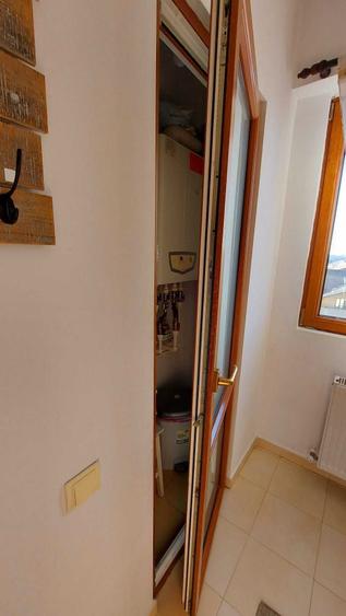 Apartament cu 3 camere semidecomandat în Ghencea