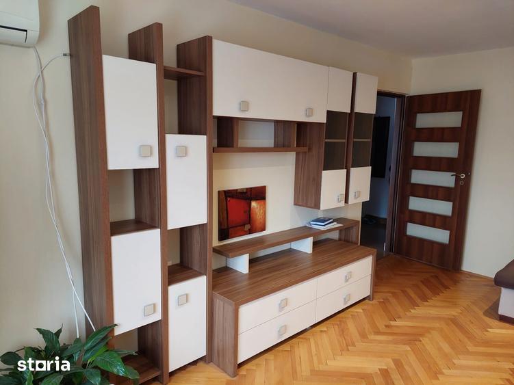 Apartament cu 3 camere decomandat în Cetate