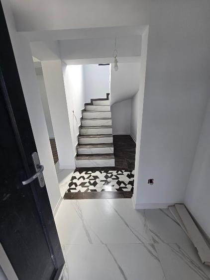 Duplex cu 5 camere cu Garaj în Corbeanca