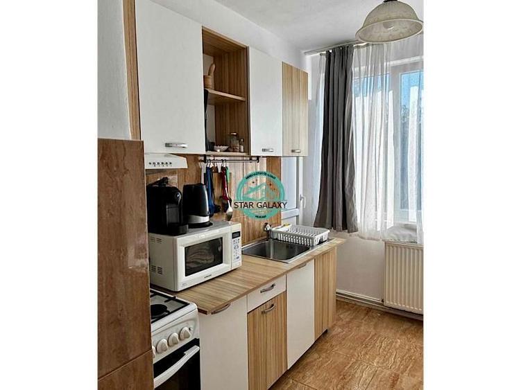 Apartament cu 2 camere semidecomandat, mobilat în Cornișa