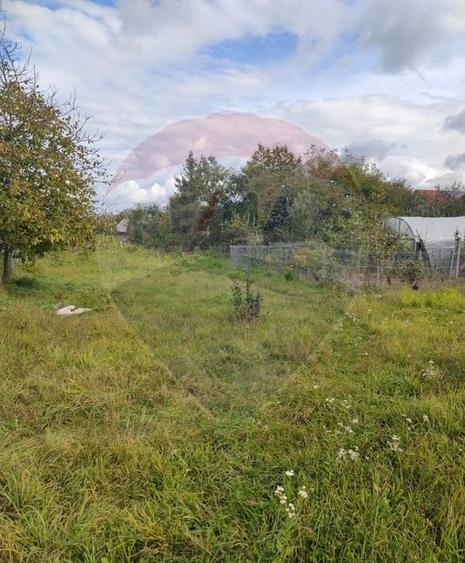 Teren Construcții intravilan de 1100 mp, în Vest