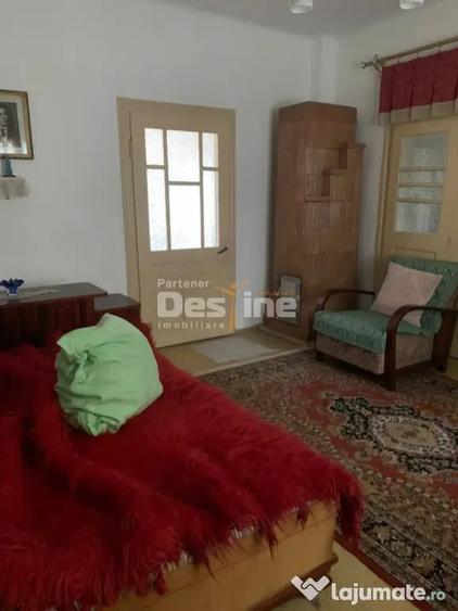 Casă cu 6 camere cu Teren 2793 Mp în Brusturoasa