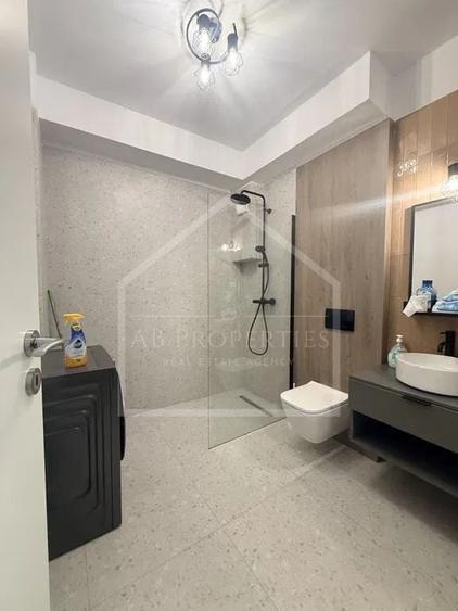 Apartament cu 2 camere decomandat, mobilat în P-ța Victoriei