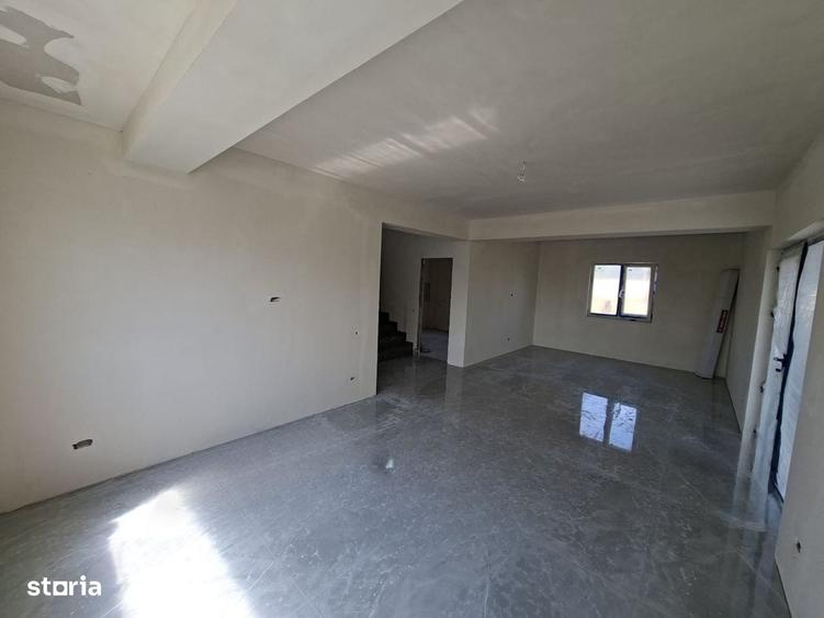 Casa Parter + Mansarda/Aproape De Bd /4 Camere/Com.berceni/Comision 0% - 11