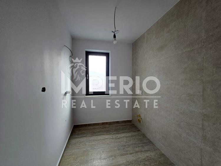 Duplex cu 6 camere cu Canalizare în Andrei Mureșanu